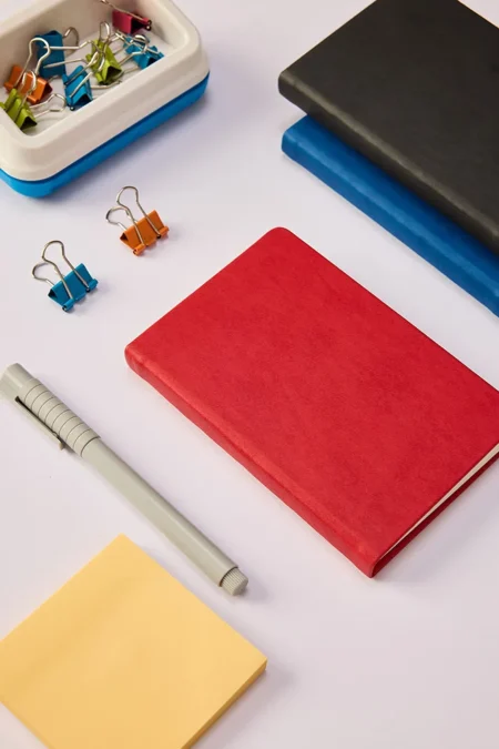 Kişiye Özel Kırmızı Hediyelik Cep Boy Lastikli Çizgili 192 Sayfa Deri Not Defteri