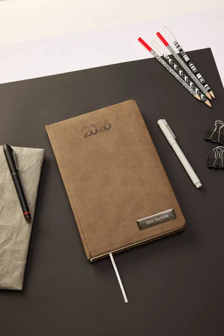Kişiye Özel Hediyelik Cilt 2026 Düz Sert Kapak Kahverengi Deri Ajanda