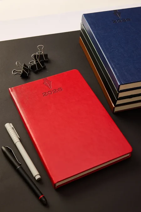 Kişiye Özel Kırmızı Hediyelik 2026 Düz Sert Kapak Deri Ajanda