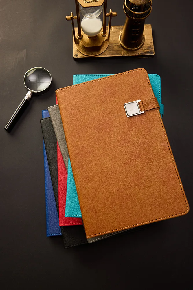 Kişiye Özel Hediyelik Kutulu Kırmızı Kalemli Çizgili 180 Sayfa Deri Not Defteri - Görsel 2