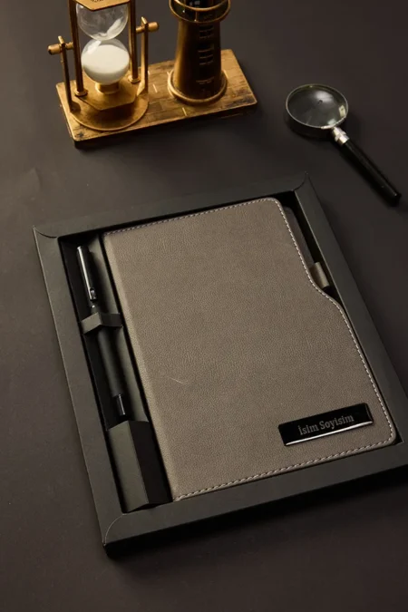 Kişiye Özel Hediyelik Kutulu Gri Kalem Hediyeli Çizgili 180 Sayfa Deri Not Defteri