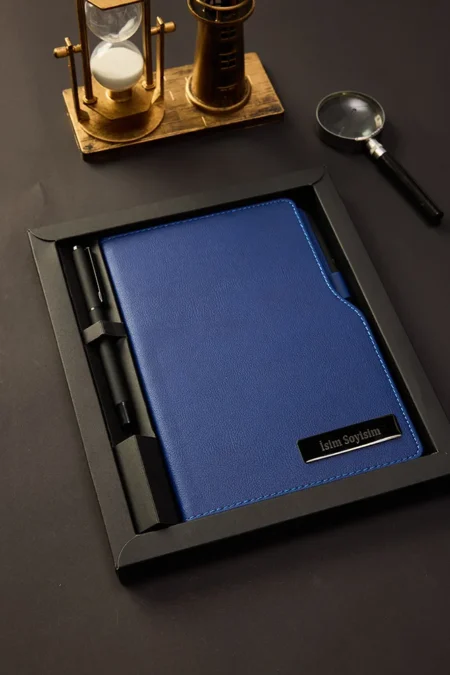 Kişiye Özel Hediyelik Kutulu Lacivert Kalem Hediyeli Çizgili 180 Sayfa Deri Not Defteri
