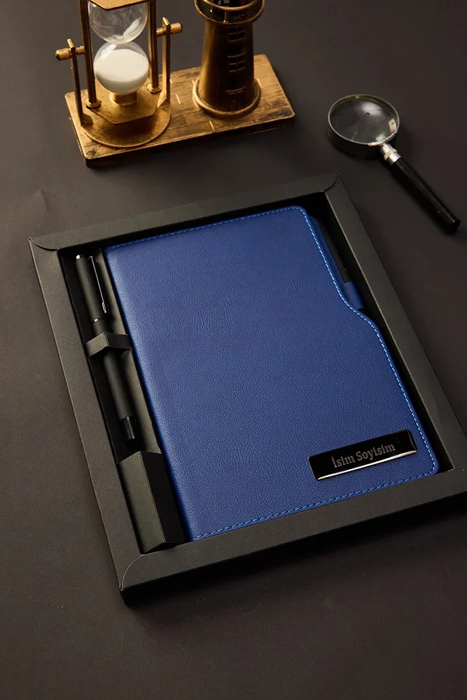 Kişiye Özel Hediyelik Kutulu Lacivert Kalem Hediyeli Çizgili 180 Sayfa Deri Not Defteri