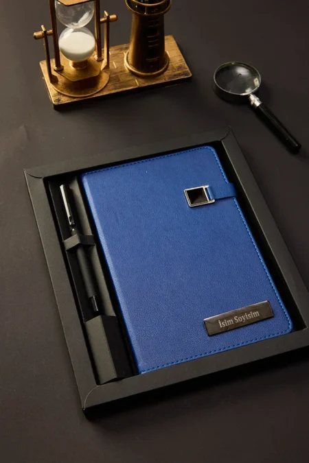 Kişiye Özel Hediyelik Kutulu Lacivert Kalemli Çizgili 180 Sayfa Deri Not Defteri