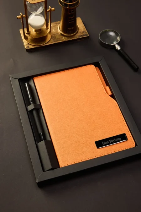 Kişiye Özel Hediyelik Kutulu Turuncu Kalem Hediyeli Çizgili 180 Sayfa Deri Not Defteri