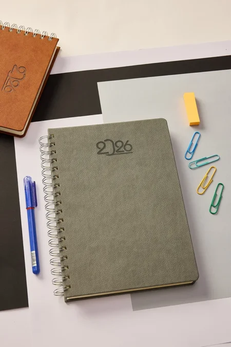 Kişiye Özel Gri Hediyelik Spiralli 2026 Düz Sert Kapak Deri Ajanda