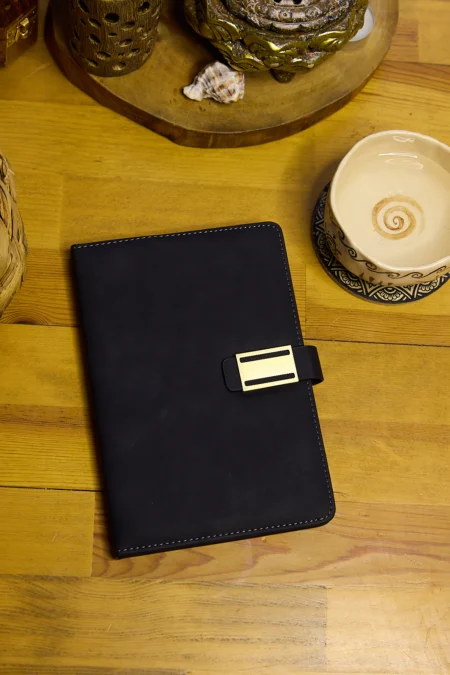 Kişiye Özel Siyah Vegan Deri Metal Mıknatıslı Kilitli 224 Sayfa Çizgili Not Defteri