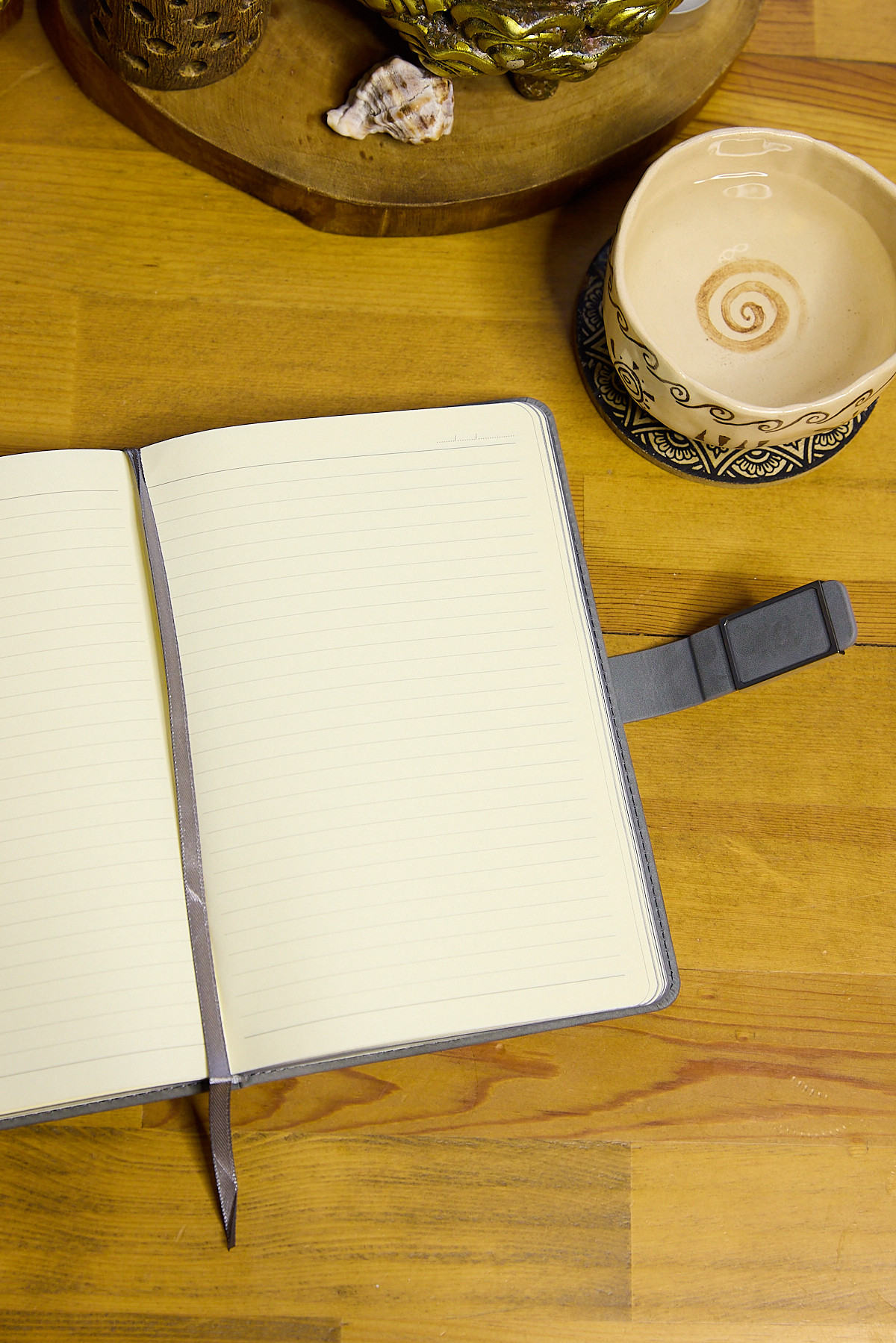 Kişiye Özel Gri Vegan Deri Metal Mıknatıslı Kilitli 224 Sayfa Çizgili Not Defteri - Görsel 2