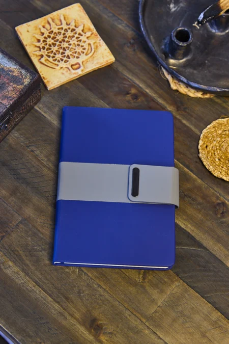 Kişiye Özel Lacivert Vegan Deri Metal Mıknatıslı Kilitli 224 Sayfa Çizgili Not Defteri