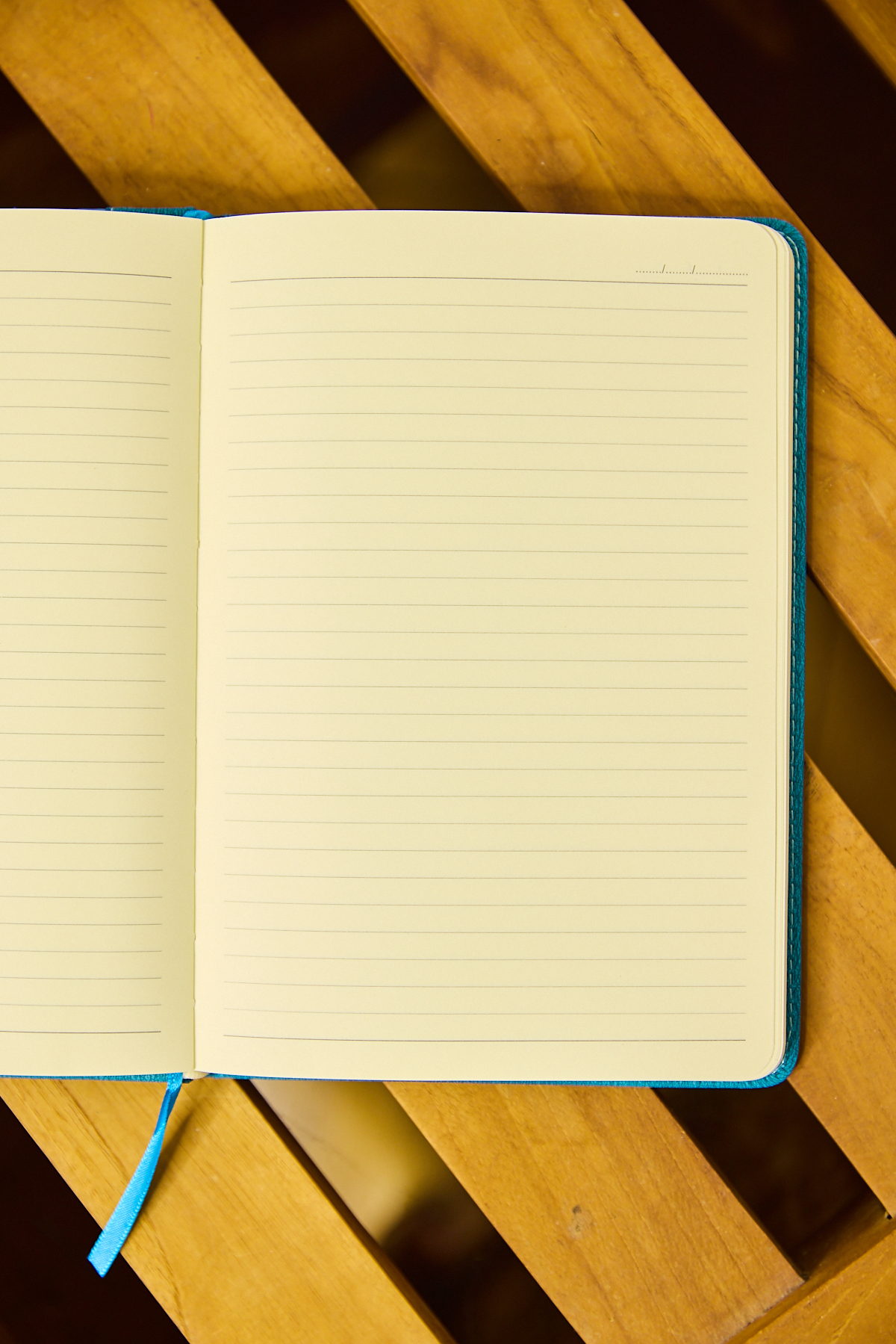 Kişiye Özel Turkuaz Vegan Deri Metal Mıknatıslı Kilitli 224 Sayfa Çizgili Not Defteri - Görsel 2