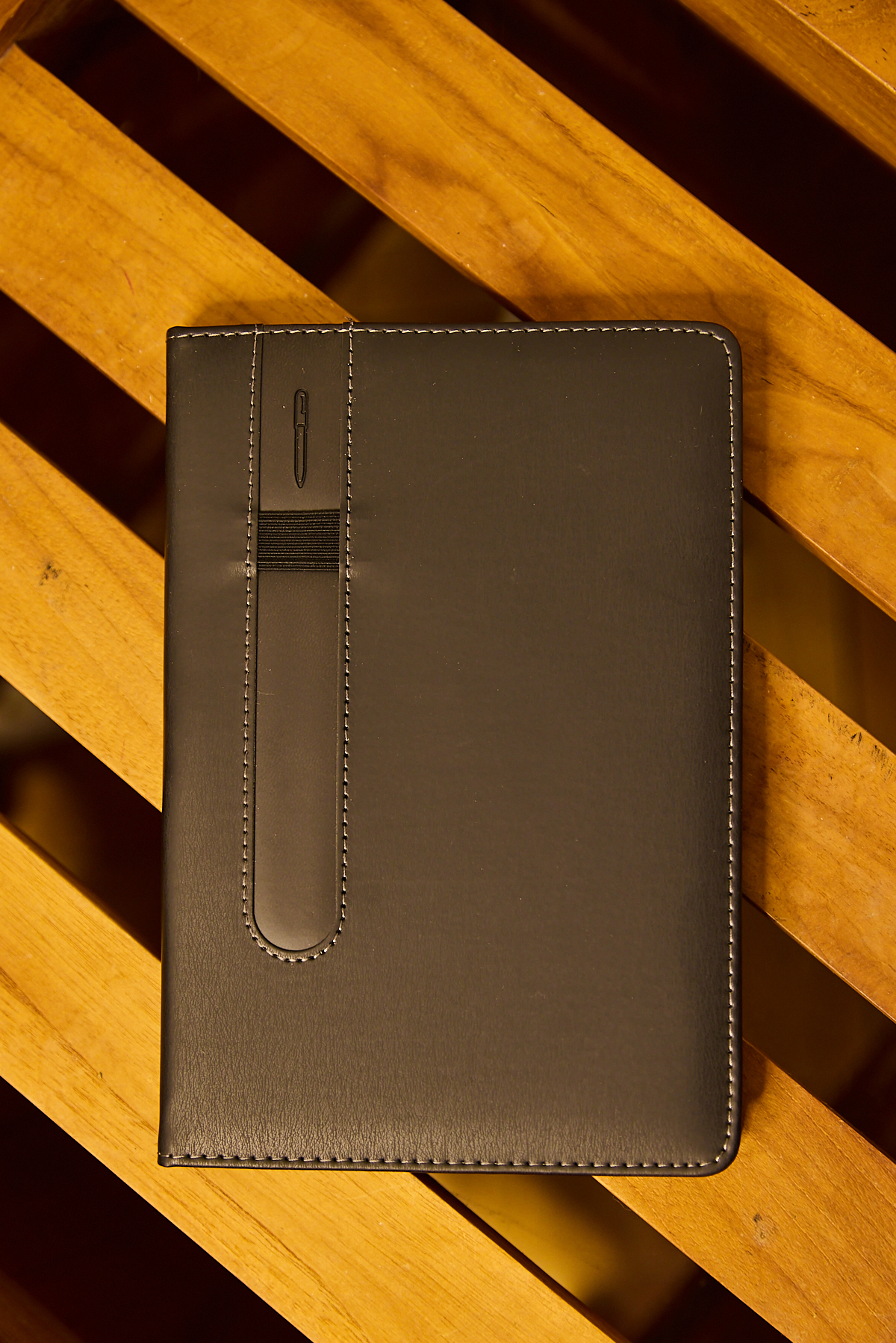 Kişiye Özel Siyah Vegan Deri Metal Mıknatıslı Kilitli 224 Sayfa Çizgili Not Defteri