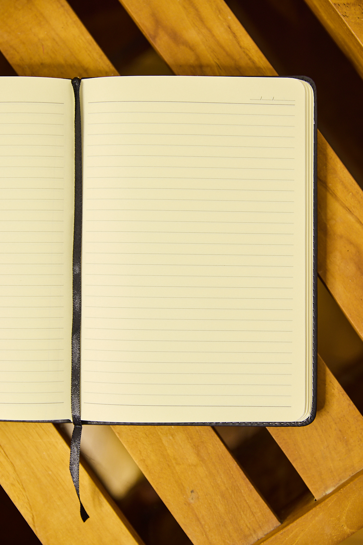 Kişiye Özel Siyah Vegan Deri Metal Mıknatıslı Kilitli 224 Sayfa Çizgili Not Defteri - Görsel 2