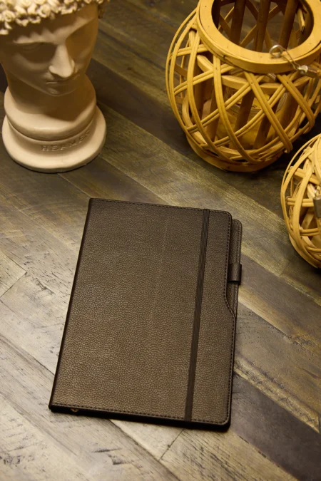 Kişiye Özel Siyah Kalem Tutuculu Vegan Deri Düz 276 Sayfa Çizgili Not Defteri