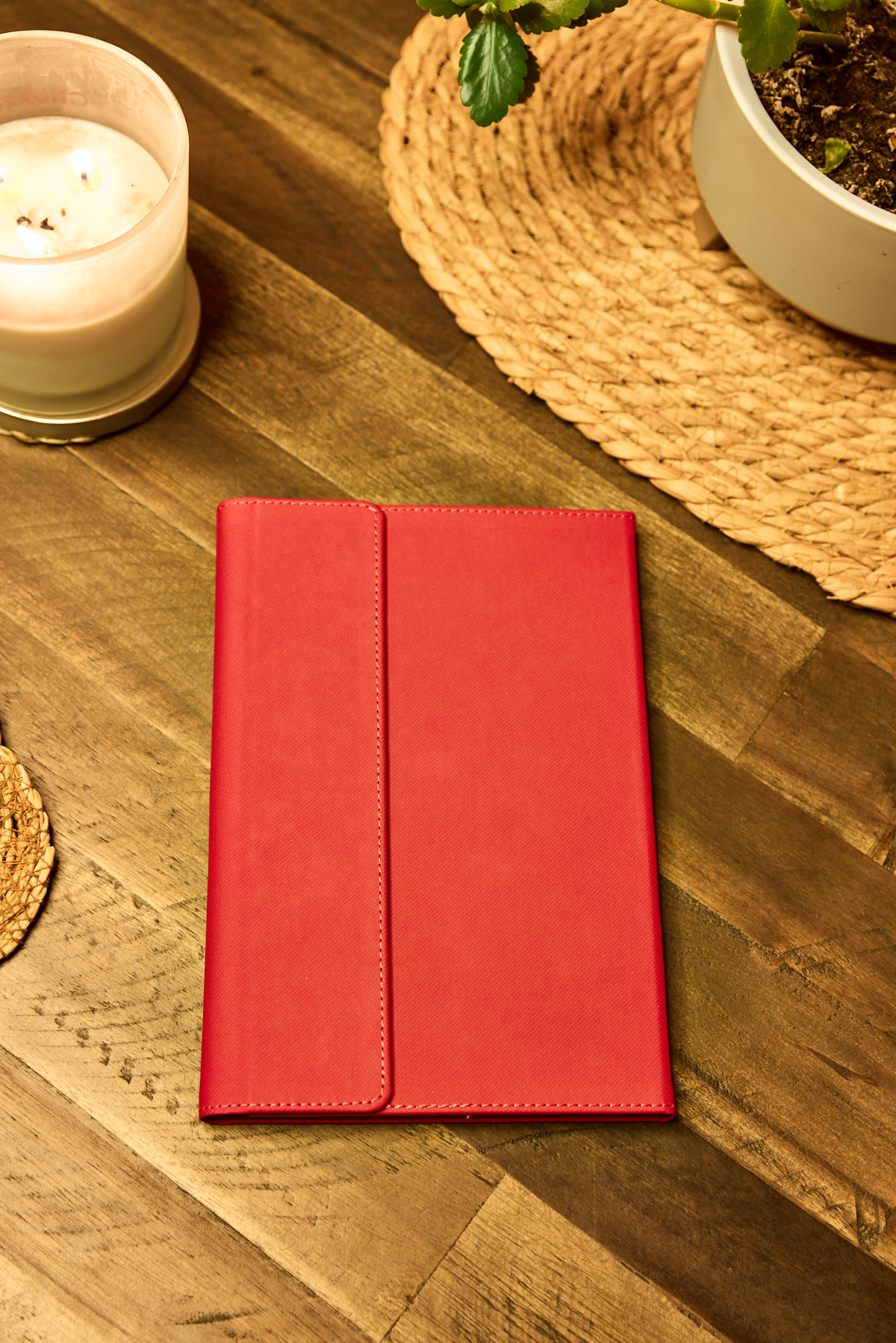 Kişiye Özel Kırmızı Kalem Tutuculu Vegan Deri 224 Sayfa Çizgili Mıknatıslı Not Defteri