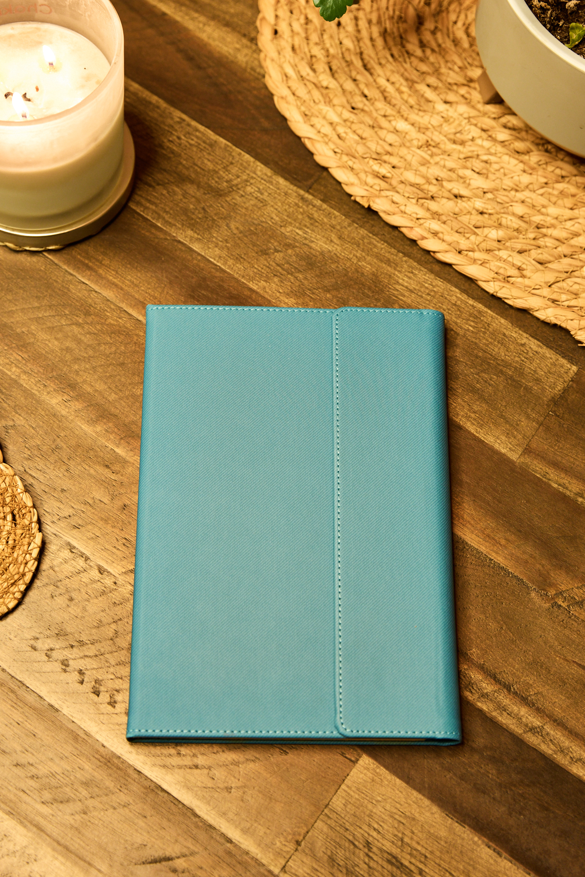Kişiye Özel Turkuaz Kalem Tutuculu Vegan Deri 224 Sayfa Çizgili Mıknatıslı Not Defteri