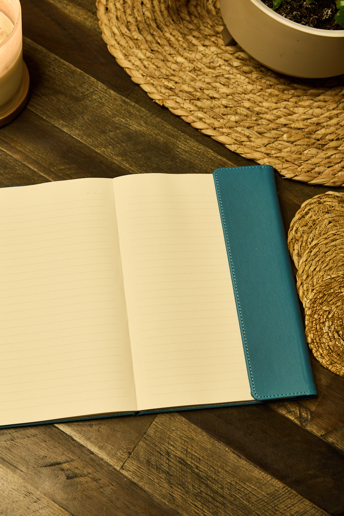 Kişiye Özel Turkuaz Kalem Tutuculu Vegan Deri 224 Sayfa Çizgili Mıknatıslı Not Defteri - Görsel 2