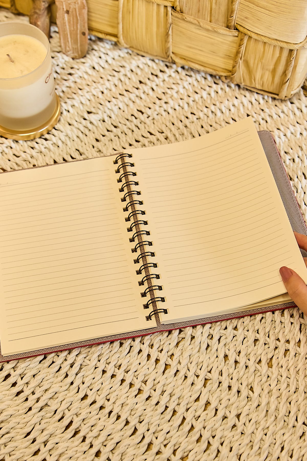 Kişiye Özel Kırmızı Lastikli Vegan Deri Gizli Spiralli 240 Sayfa Çizgili Not Defteri - Görsel 2