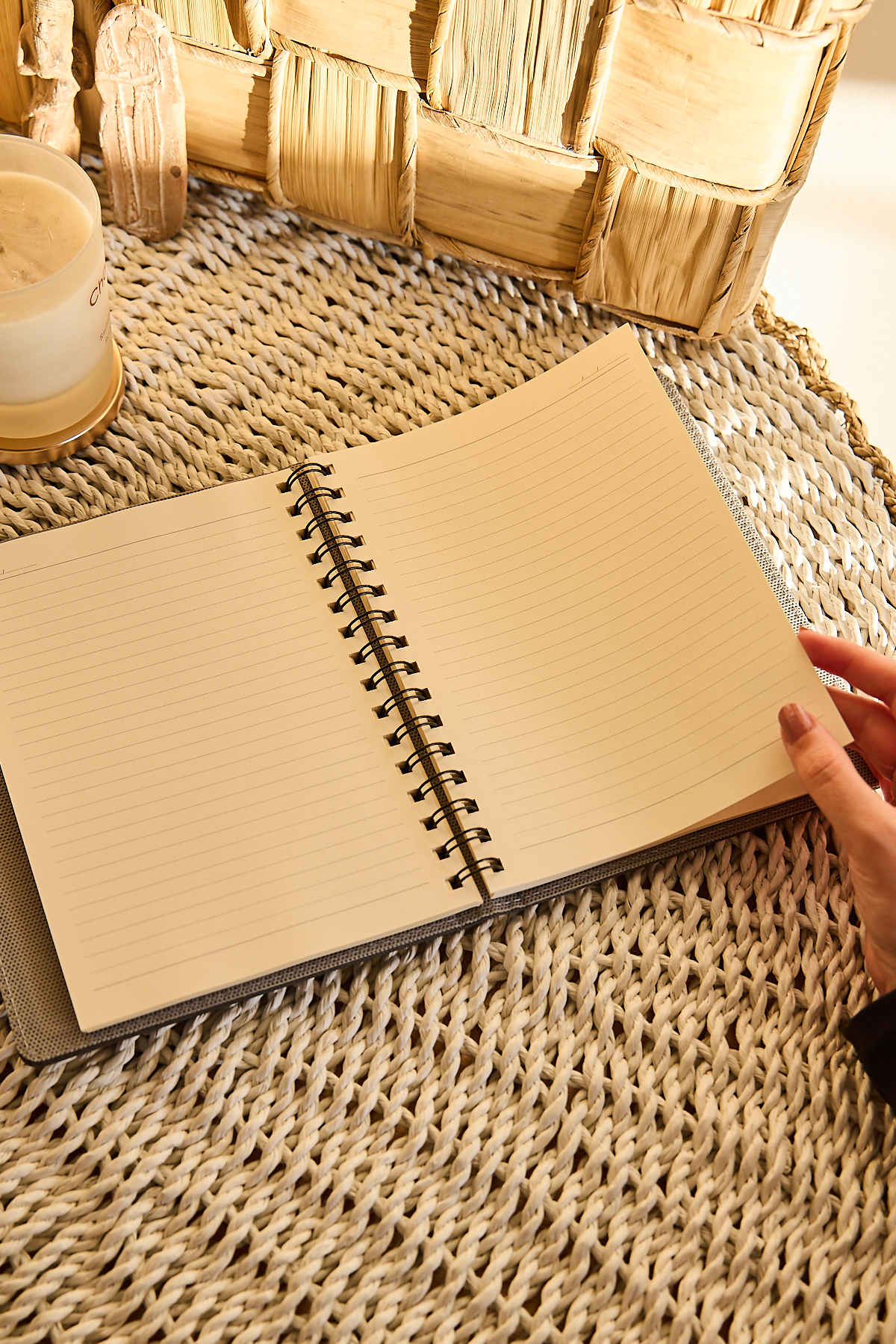 Kişiye Özel Lacivert Lastikli Vegan Deri Gizli Spiralli 240 Sayfa Çizgili Not Defteri - Görsel 2