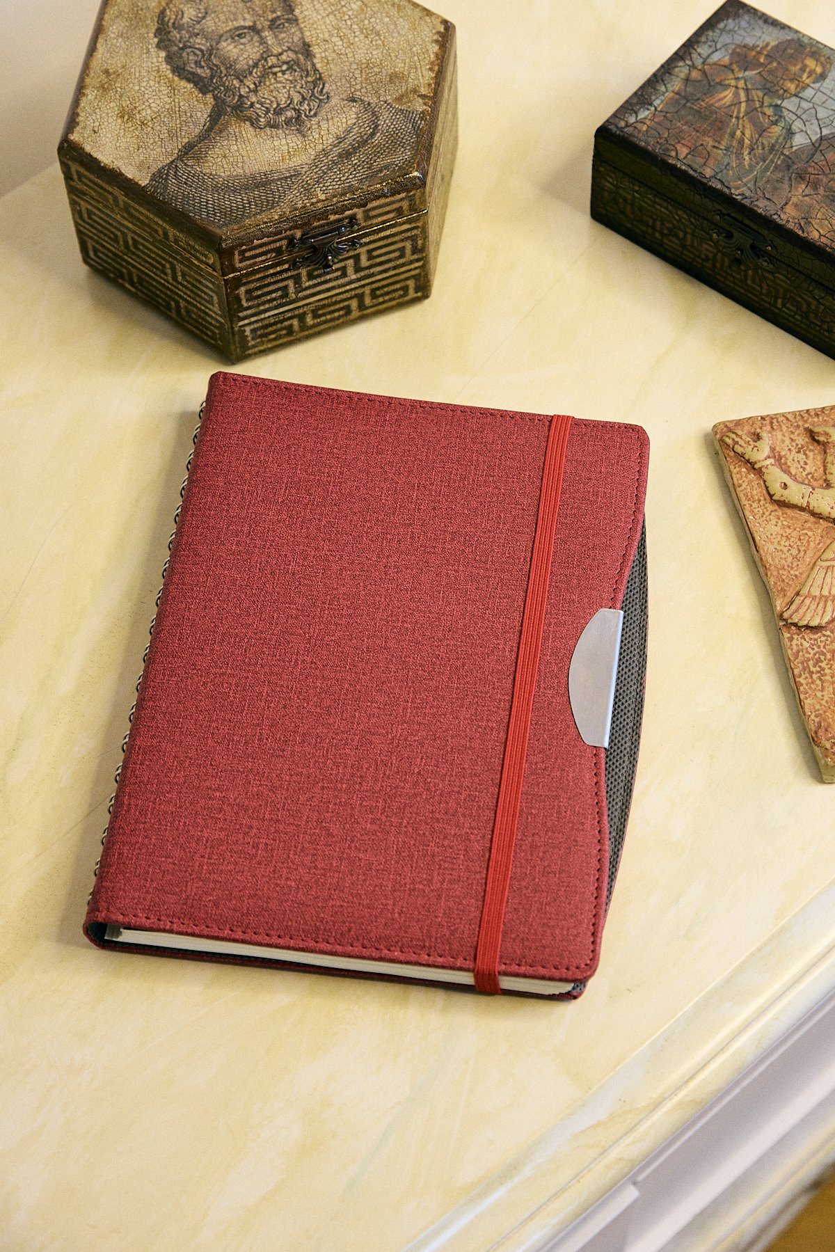 Kişiye Özel Kırmızı 2026 Günlük Ajanda Vegan Deri Gizli Spiralli Kurumsal Hediyelik