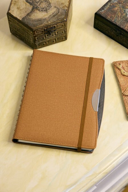 Kişiye Özel Kahverengi 2026 Günlük Ajanda Vegan Deri Gizli Spiralli Kurumsal Hediyelik