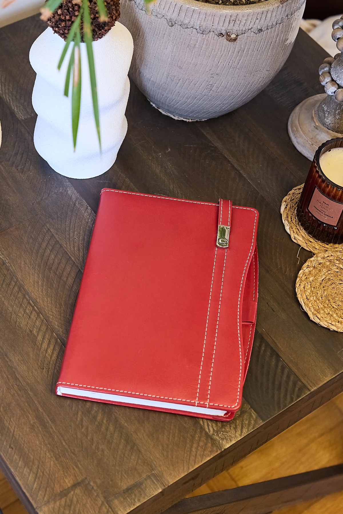 Kişiye Özel Kırmızı 2026 Günlük Ajanda Vegan Deri Metal Kilitli Düz Kurumsal Hediyelik