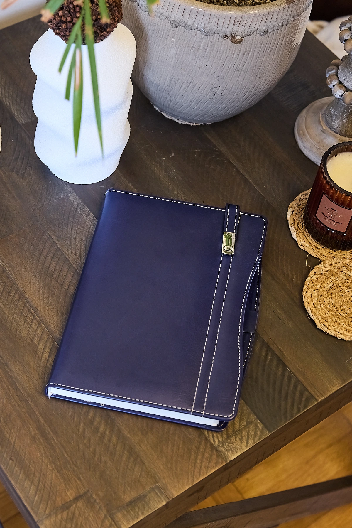 Kişiye Özel Lacivert 2026 Günlük Ajanda Vegan Deri Metal Kilitli Düz Kurumsal Hediyelik