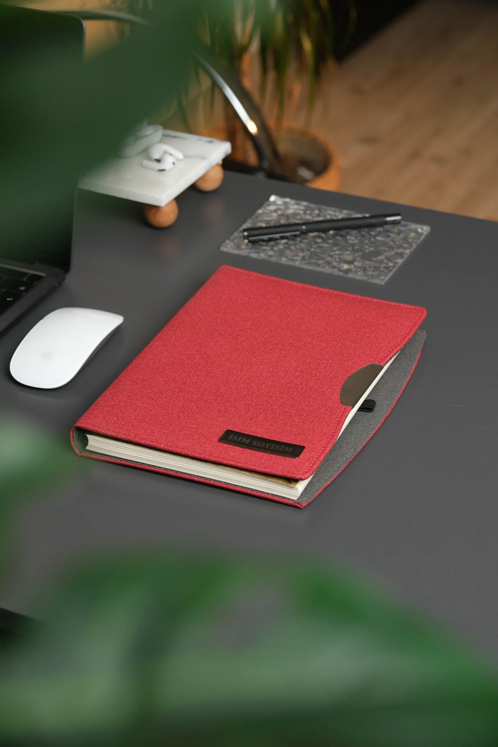 Kişiye Özel Kırmızı Düz Vegan Deri Spiralli 240 Sayfa Çizgili Not Defteri - Görsel 4