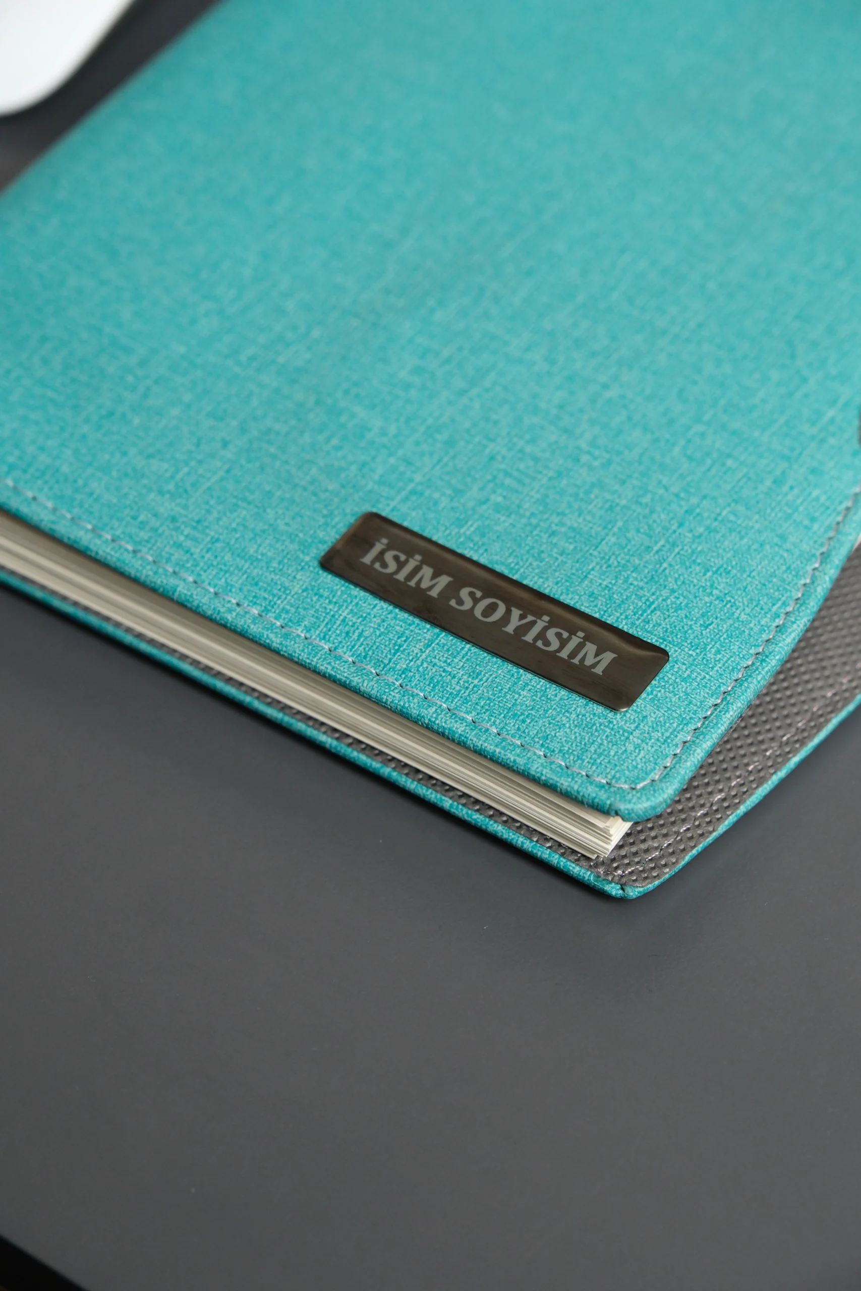 Kişiye Özel Turkuaz Düz Vegan Deri Spiralli 240 Sayfa Çizgili Not Defteri - Görsel 4
