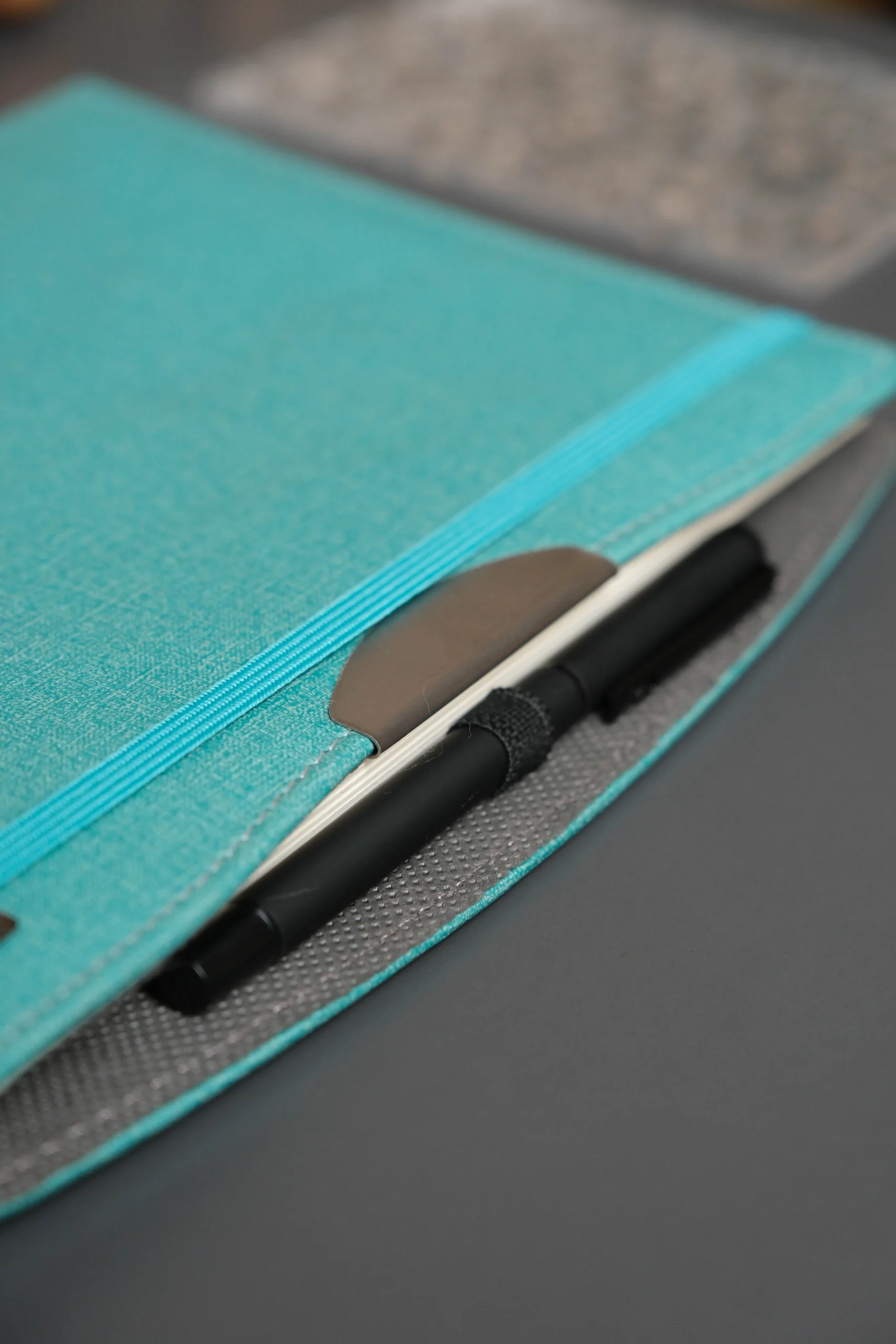 Kişiye Özel Turkuaz Düz Vegan Deri Spiralli 240 Sayfa Çizgili Not Defteri - Görsel 8