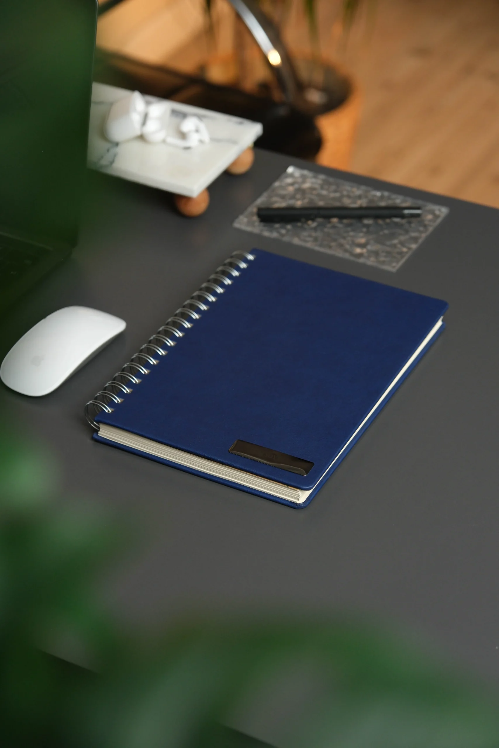 Kişiye Özel Lacivert Düz Vegan Deri Spiralli 240 Sayfa Çizgili Not Defteri - Görsel 4