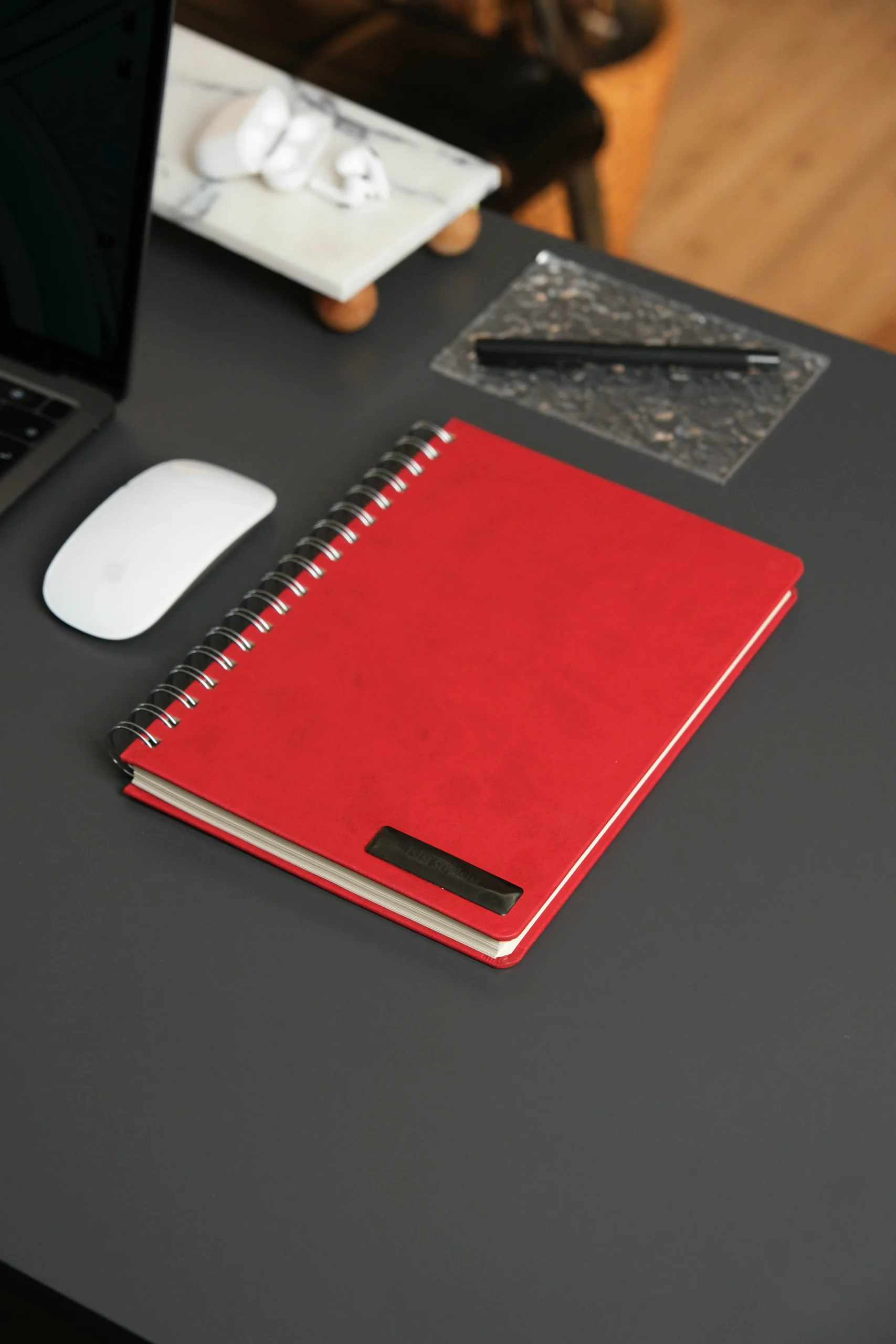Kişiye Özel Kırmızı Düz Vegan Deri Spiralli 240 Sayfa Çizgili Not Defteri - Görsel 9
