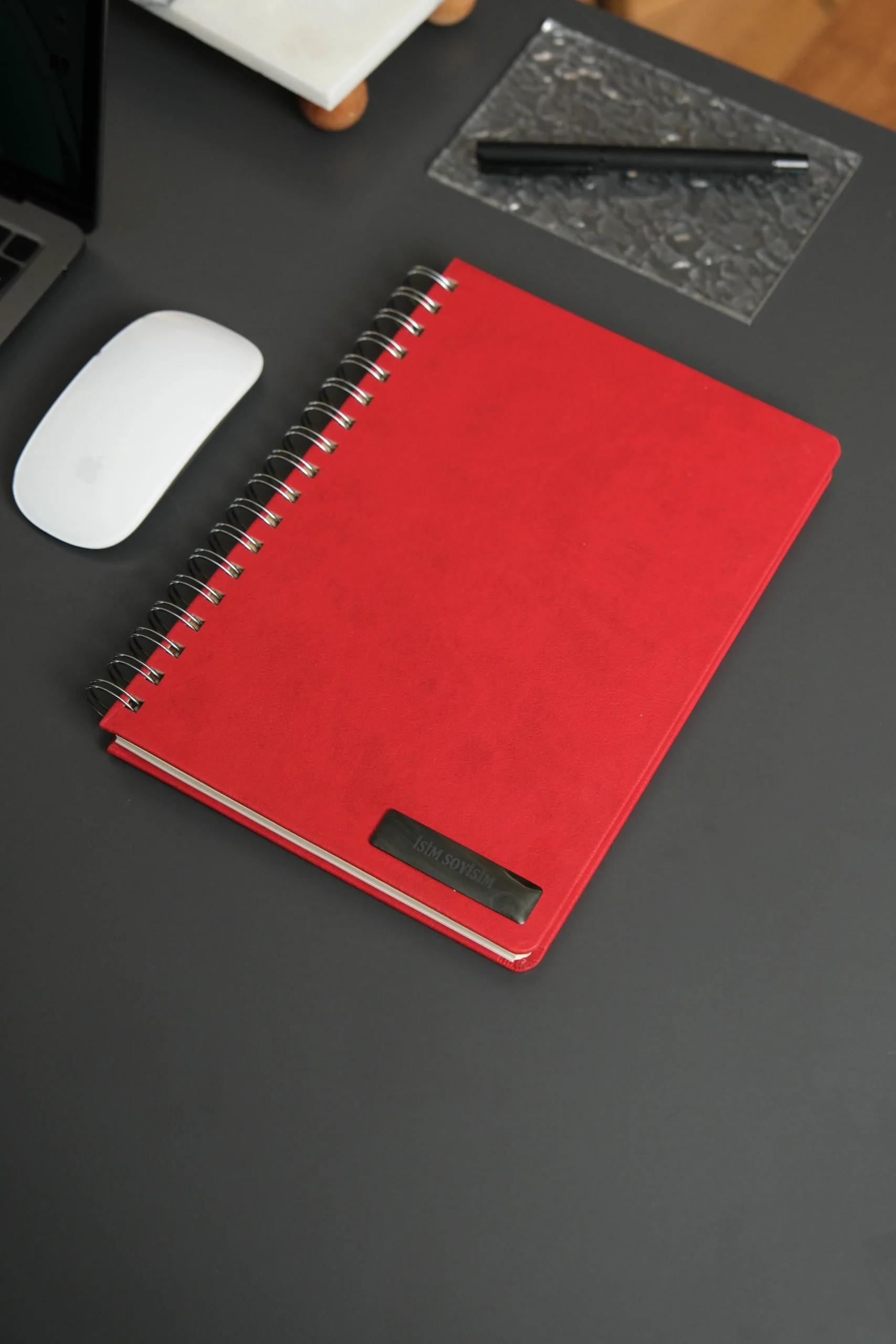 Kişiye Özel Kırmızı Düz Vegan Deri Spiralli 240 Sayfa Çizgili Not Defteri - Görsel 8