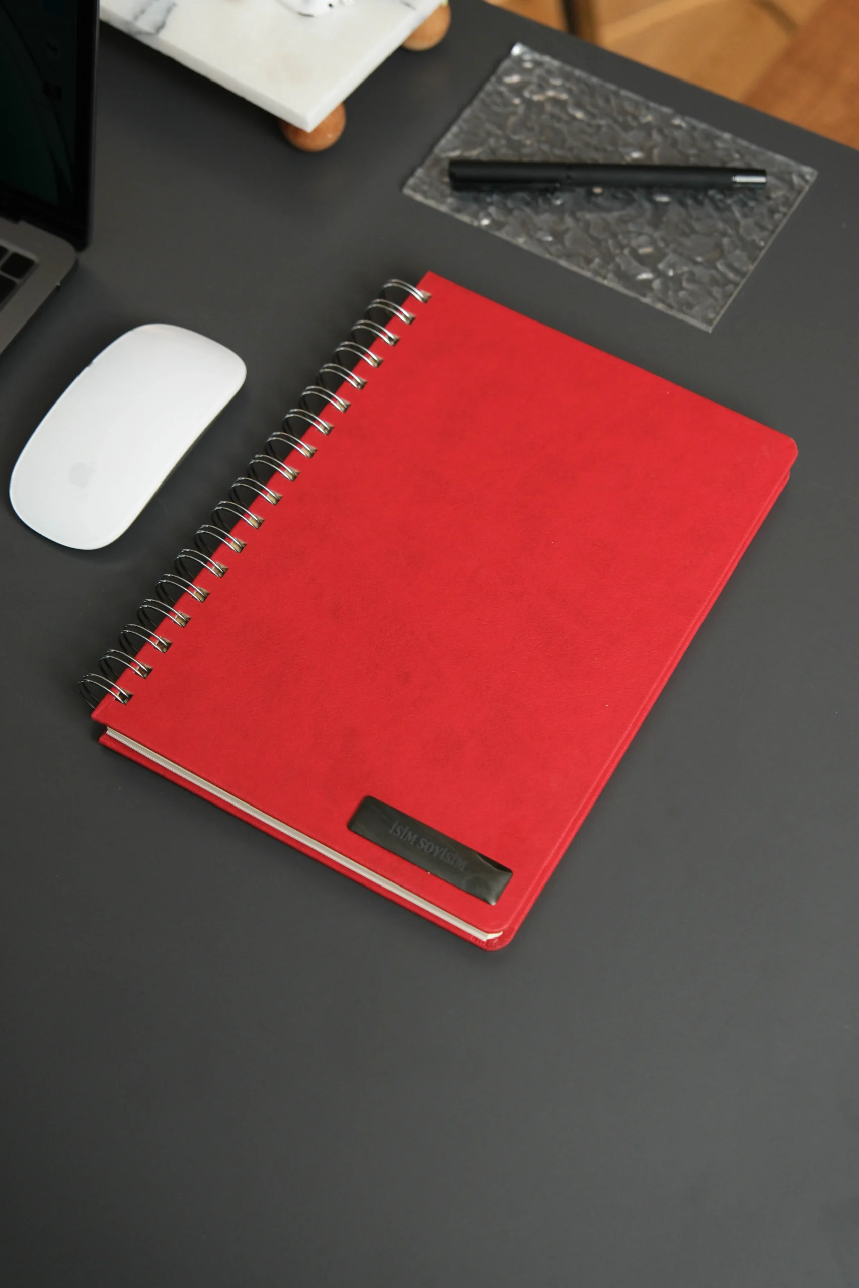 Kişiye Özel Kırmızı Düz Vegan Deri Spiralli 240 Sayfa Çizgili Not Defteri - Görsel 7